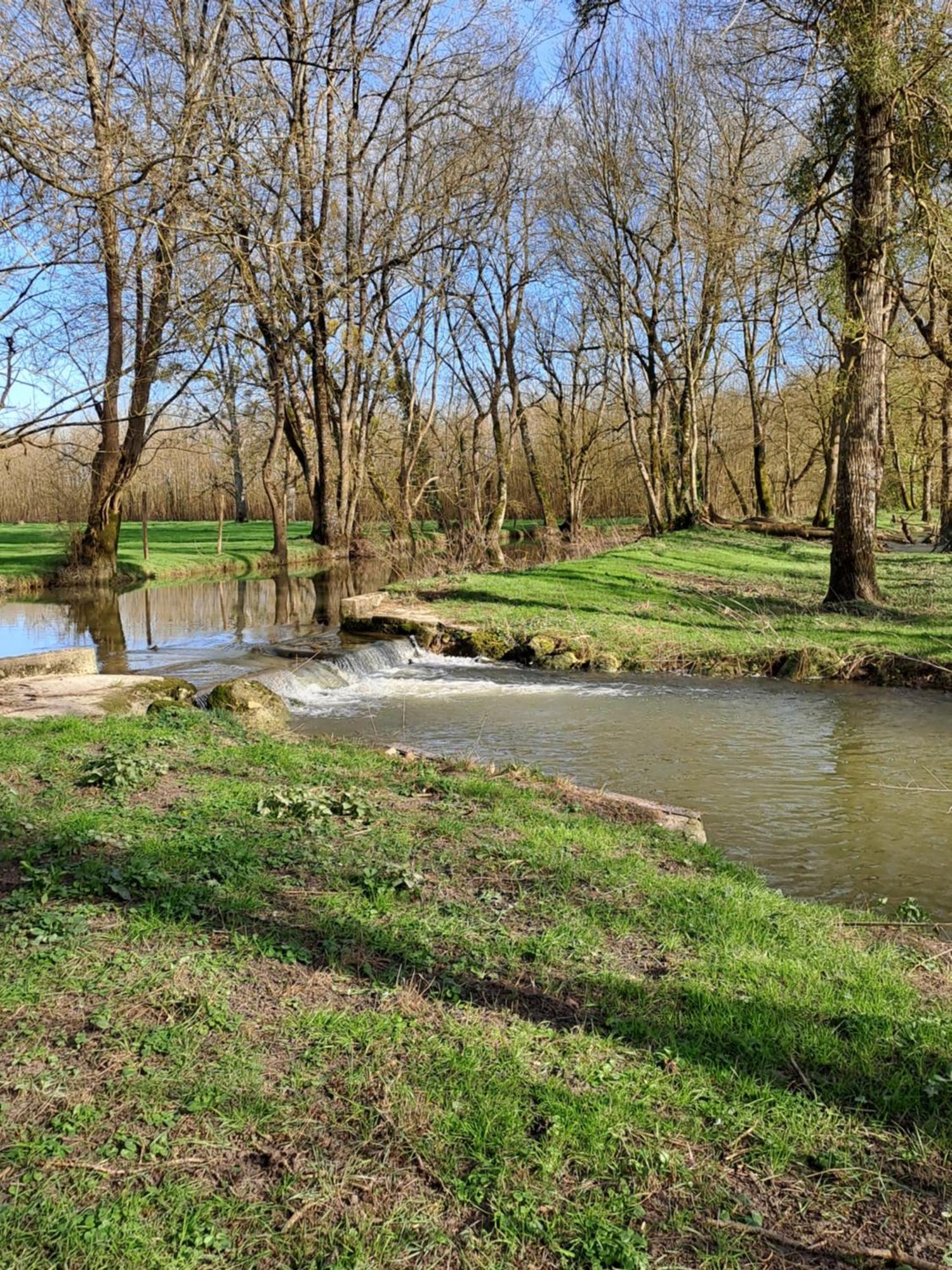 L'Ile Verte Chambre Avec Salle De Bain Privee Champagnac  外观 照片